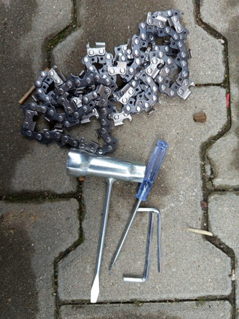 OUTLET W746 PIŁA PILARKA ELEKTRYCZNA ŁAŃCUCHOWA MOCNA DO DRZEW MOCNA