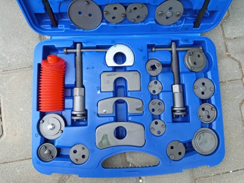 OUTLET W805 ZESTAW DO WYCISKANIA TŁOCZKÓW HAMULCOWYCH 35-EL