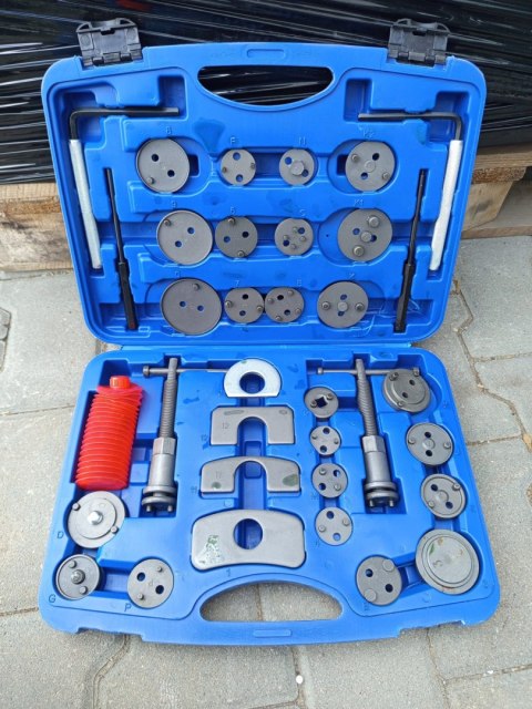 OUTLET W805 ZESTAW DO WYCISKANIA TŁOCZKÓW HAMULCOWYCH 35-EL