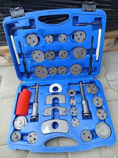 OUTLET W805 ZESTAW DO WYCISKANIA TŁOCZKÓW HAMULCOWYCH 35-EL