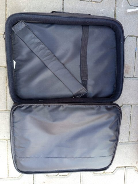 OUTLET W860 TORBA NA LAPTOPA LEKKA POJEMNA CZARNA POKROWIEC NA LAPTOPA