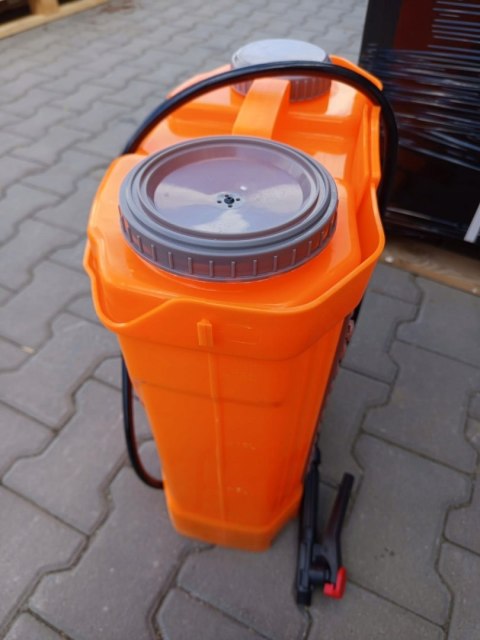 OUTLET W912 Opryskiwacz AKUMULATOROWY Plecakowy Ciśnieniowy ELEKTRYCZNY 16L
