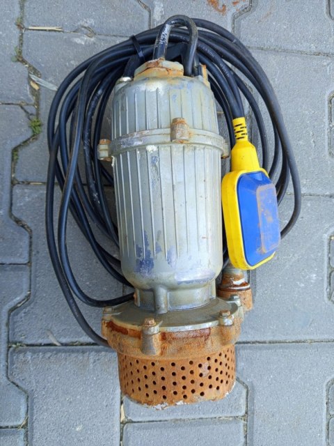 OUTLET W928 POMPA DO WODY BRUDNEJ SZAMBA Z ROZDRABNIACZ-EM PŁYWAK-IEM