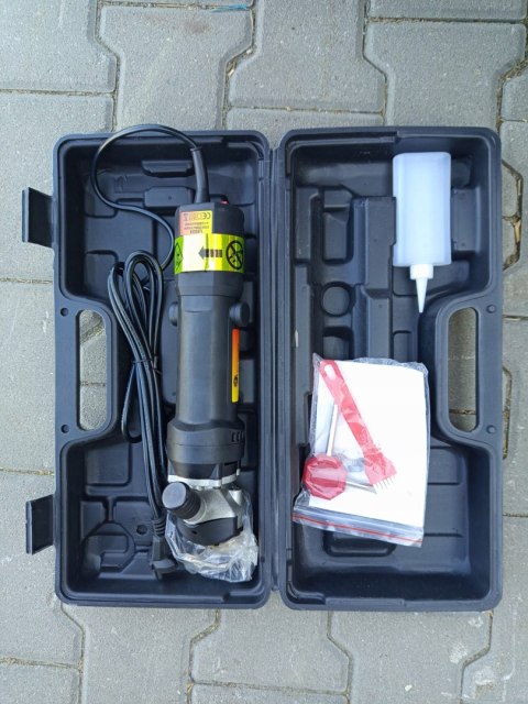 OUTLET W930 MASZYNKA NOŻYCE DO STRZYŻENIA OWIEC BYDŁA 1050W