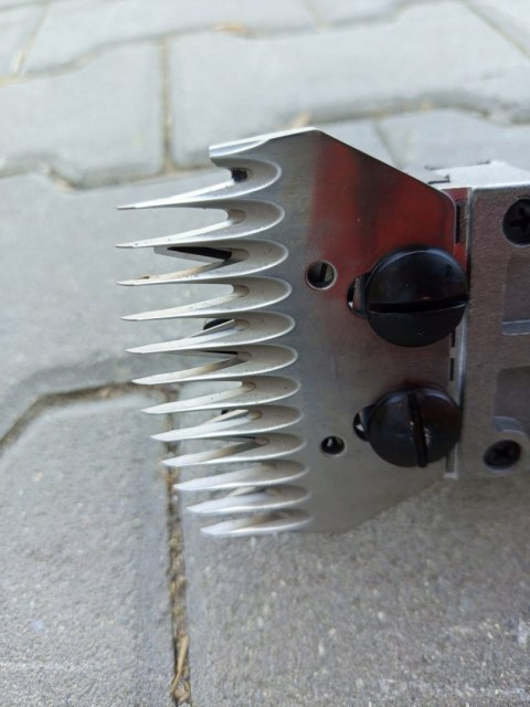 OUTLET W930 MASZYNKA NOŻYCE DO STRZYŻENIA OWIEC BYDŁA 1050W