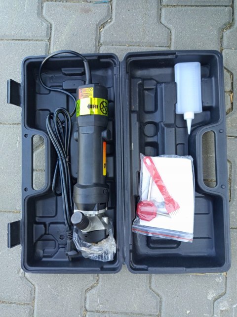 OUTLET W930 MASZYNKA NOŻYCE DO STRZYŻENIA OWIEC BYDŁA 1050W