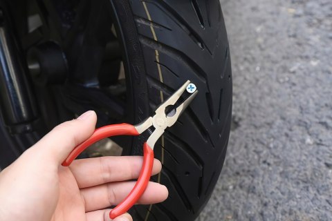 Uniwersalny Zestaw Wulkanizacyjny Naprawczy do Opon 58 Elementów Kraft&Dele